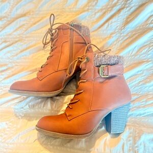 Daisy Fuentes Ankle Booties